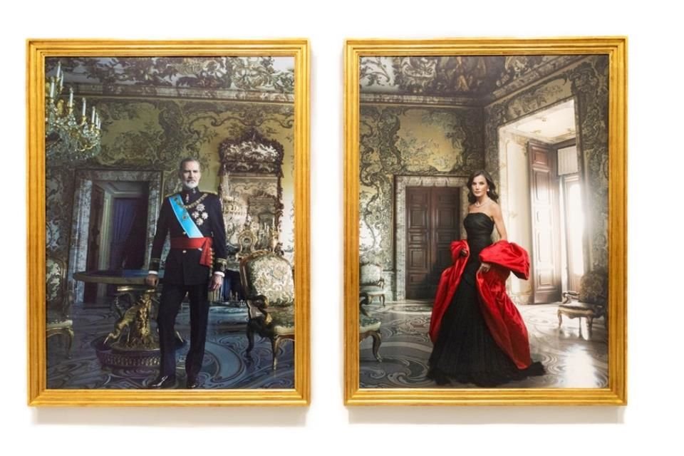 Rompen los Reyes Felipe y Letizia de España esquemas al revelarse sus retratos oficiales encargados por un banco a Annie Leibovitz.