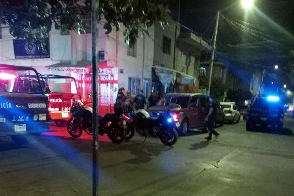 Un sujeto murió dentro de su vehículo tras ser agredido a balazos en calles de la Colonia El Bethel, en Guadalajara.