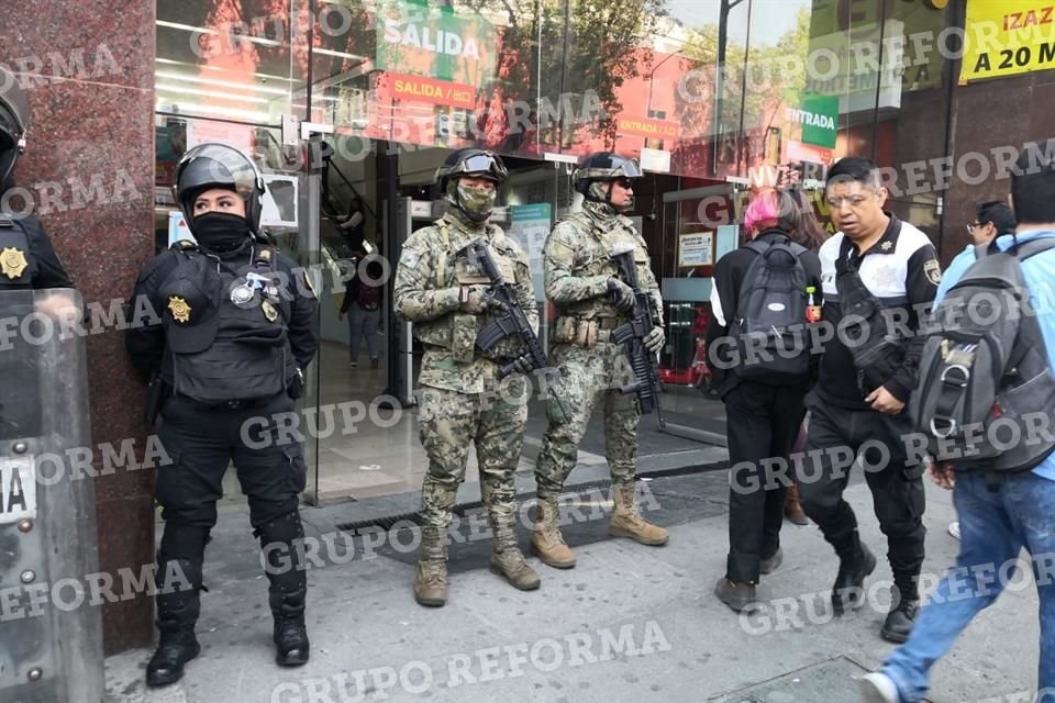 En la acción, participan 32 efectivos de la Infantería de Marina.