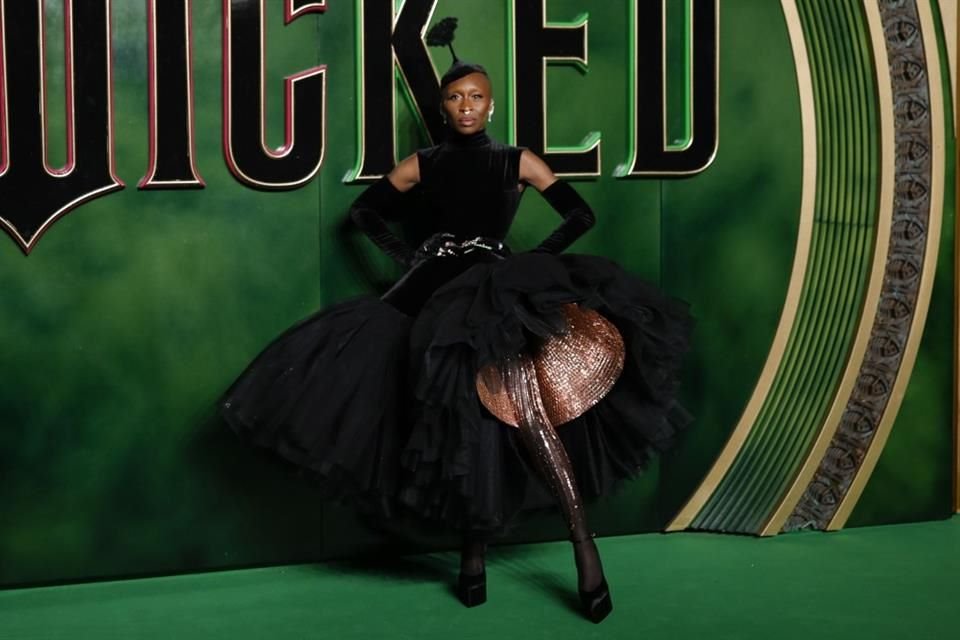 Cynthia Erivo, protagonista de Wicked, respalda a los fans que cantan en la película musical, mientras AMC mantiene su política de silencio en salas.