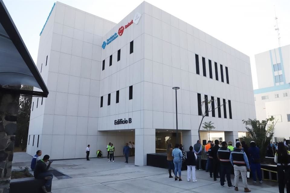 El Gobernador del Estado, Enrique Alfaro, inaugura el nuevo edificio y las obras de rehabilitación del Hospital General de Occidente, llamado también de Zoquipan.