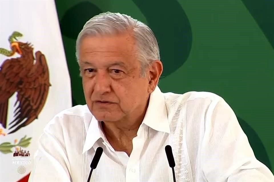Andrés Manuel López Obrador en conferencia.