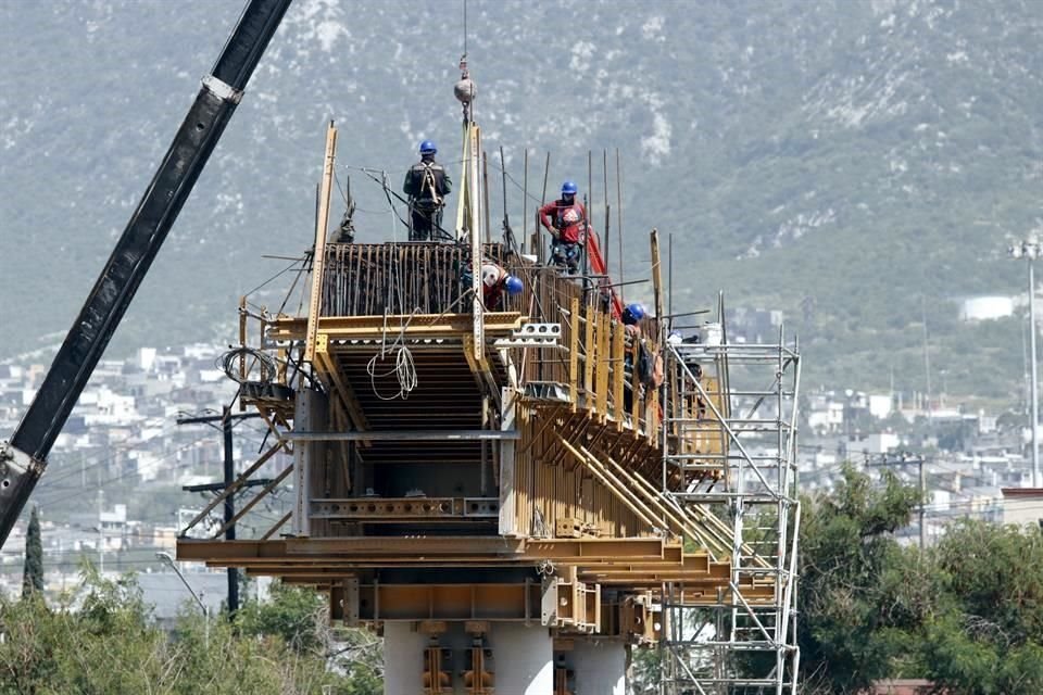 Los constructores enfrentan niveles de precios en materiales mayores al 15 por ciento, señaló BBVA.