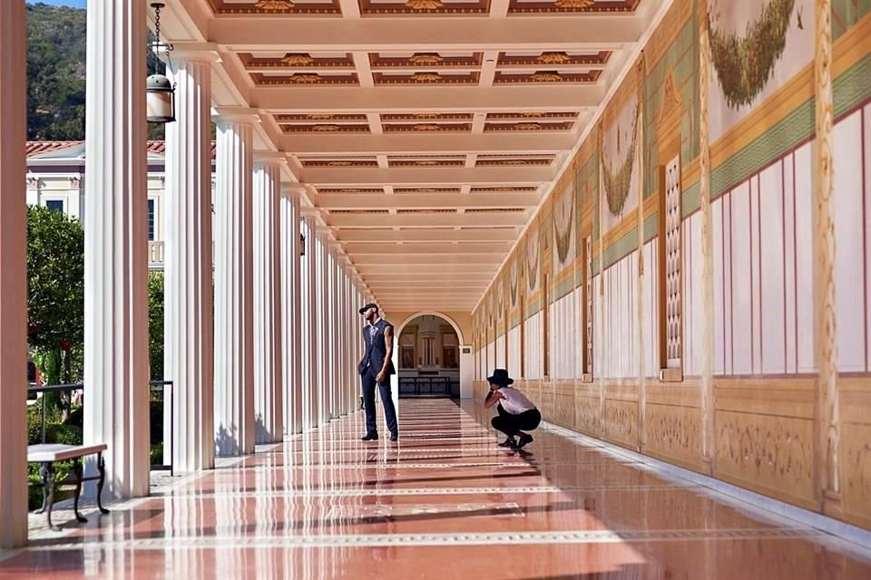 Getty Villa, en California, es un espacio exclusivo que invita a sus visitantes a explorar su amplia colección de arte sobre culturas antiguas.