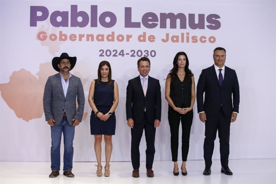 Pablo Lemus presenta a parte de su gabinete que trabajará con él a partir del 6 de diciembre.