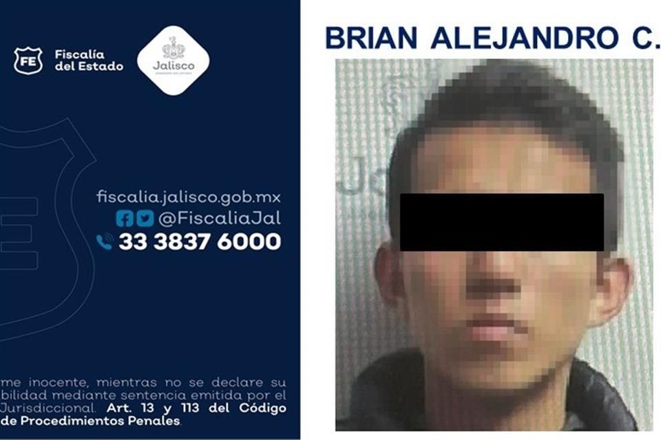 Supuestamente, Brian Alejandro llegó al lugar, se dirigió al área de cajas y con un cuchillo amagó a los empleados.