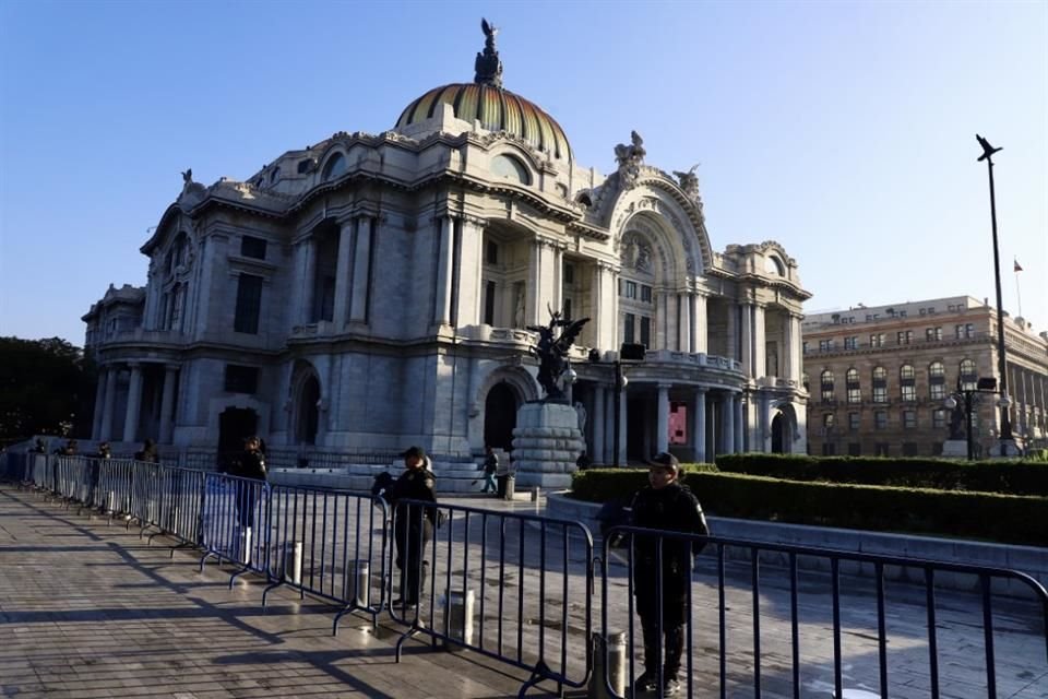 El Palacio de Bellas Artes momentos previos a la llegada de Silvia Pinal para ser homenajeada.