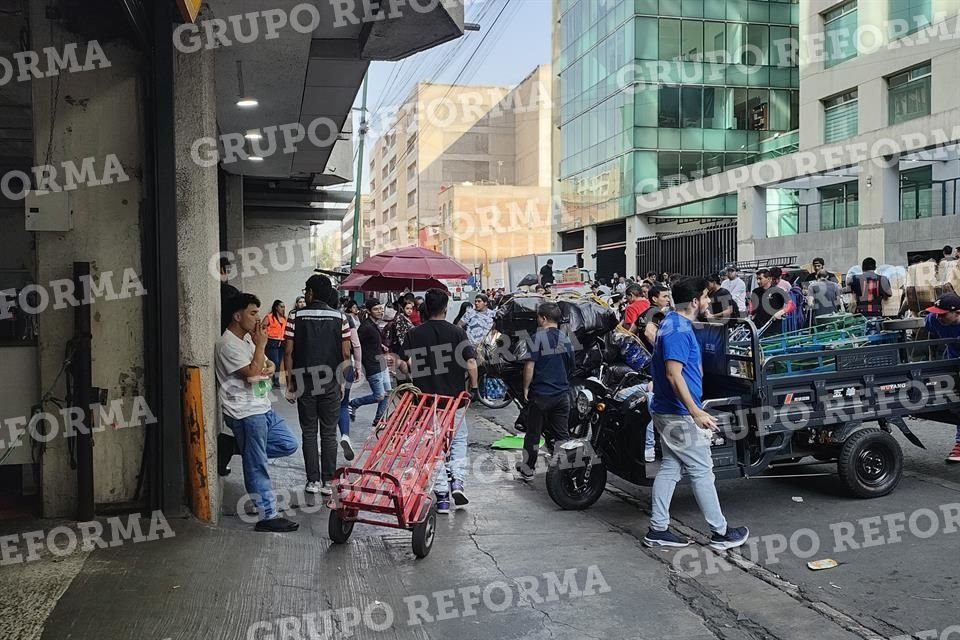 Los comerciantes dijeron que solo les comentaron que la plaza serría cerrada.