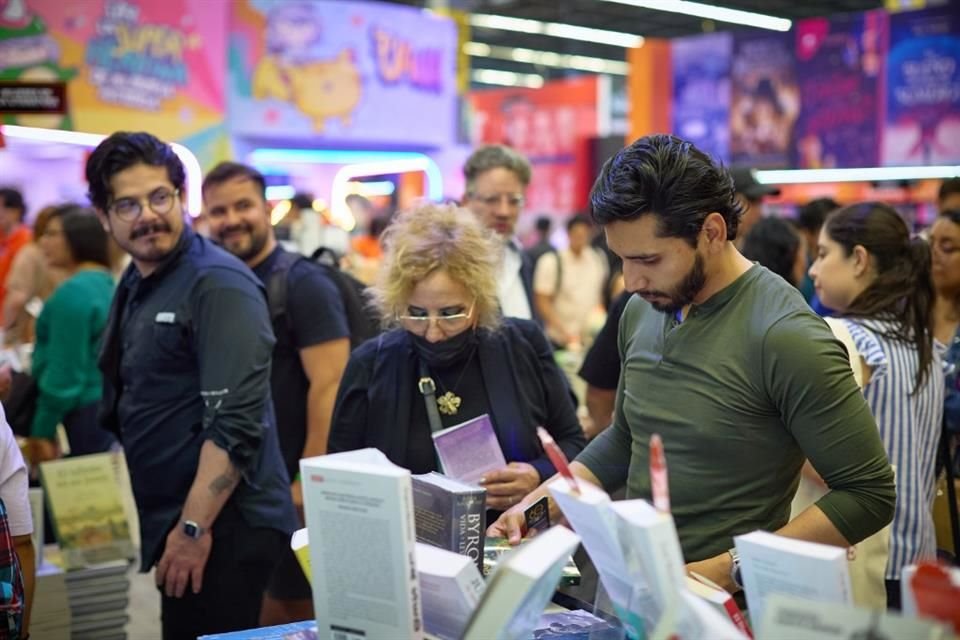 La industria editorial ha mostrado signos de recuperación desde el año anterior y para el cierre de 2024, explica presidente de la Caniem.