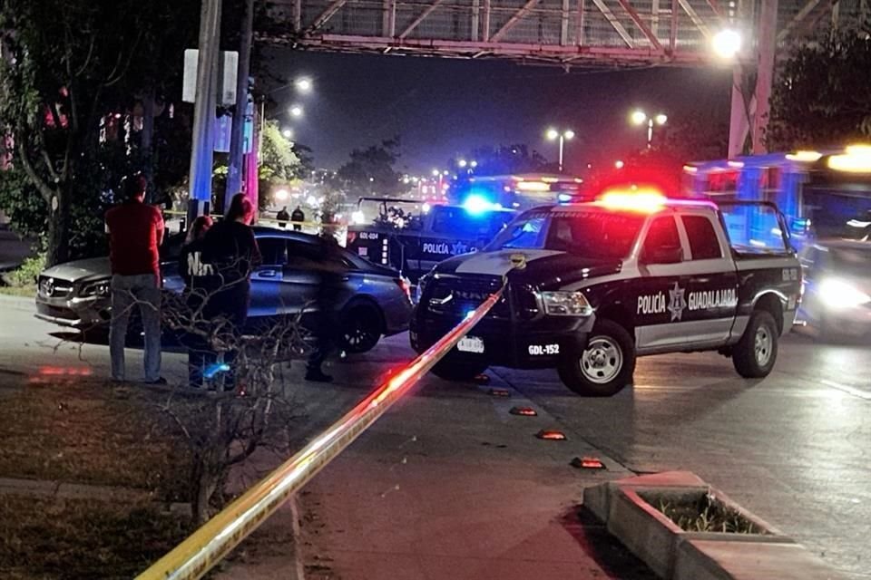Una joven que fue agredida por arma de fuego murió antes de llegar a la Cruz Verde Planetario; el agresor habría sido su pareja.