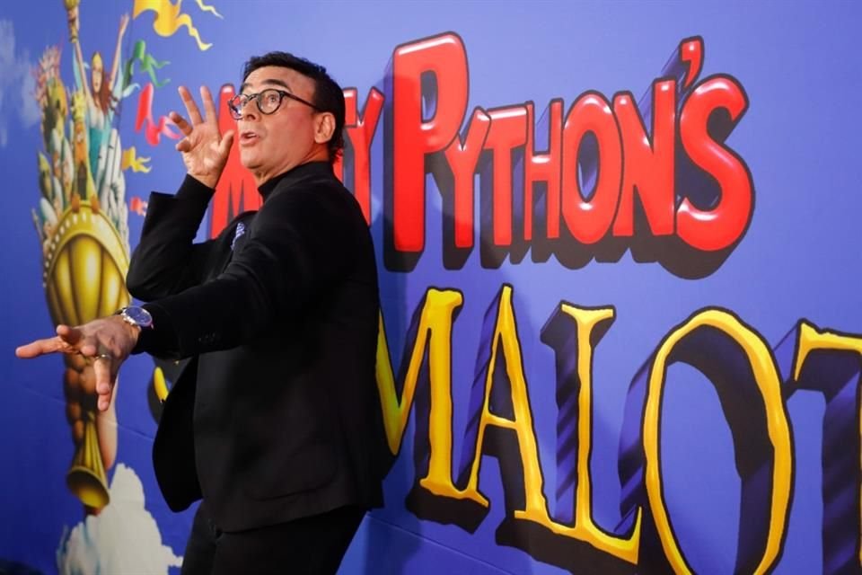 El actor, comediante, escritor y productor comenzó los primeros ensayos de 'Monty Pyhton's Spamalot'.