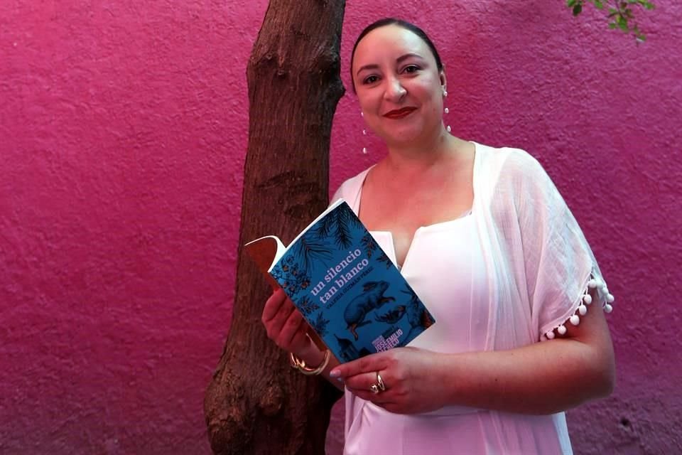 Valeria Guzmán, ganadora del Premio de Literatura Ciudad y Naturaleza José Emilio Pacheco.