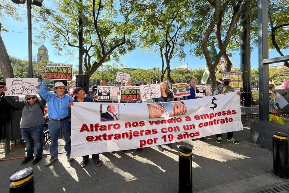 Durante la protesta aparecieron los diputados Leonardo Almaguer, del Partido del Trabajo y Tonantzin Cárdenas, del extinto partido de Futuro quienes también señalaron su rechazo a esta iniciativa.