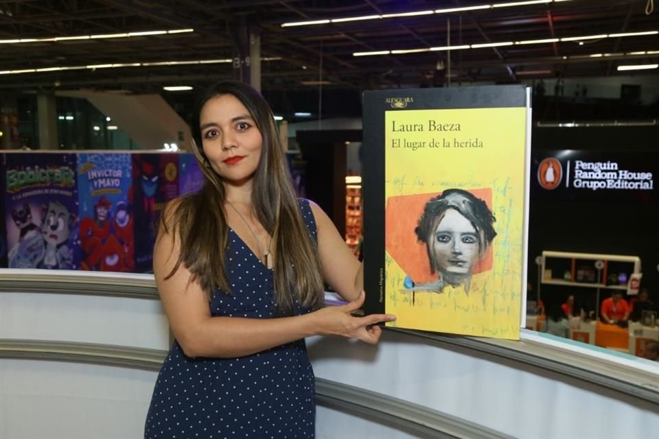 En su libro El Lugar de la Herida, Laura Baeza narra una historia sobre trata de personas, violencia de género e impunidad.