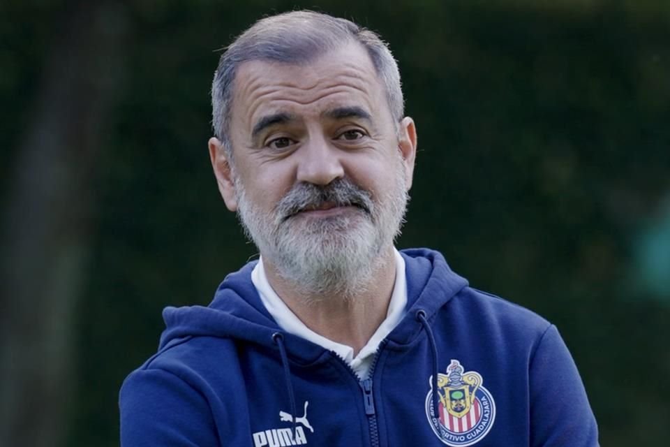 Tras la firma de Óscar García Junyent que lo cataloga como el nuevo estratega de Chivas, el técnico español dijo ser un 'chivahermano' más.