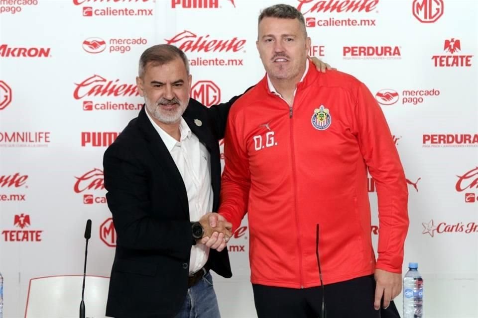 Presentación de Oscar García Junyent como director técnico de Chivas.