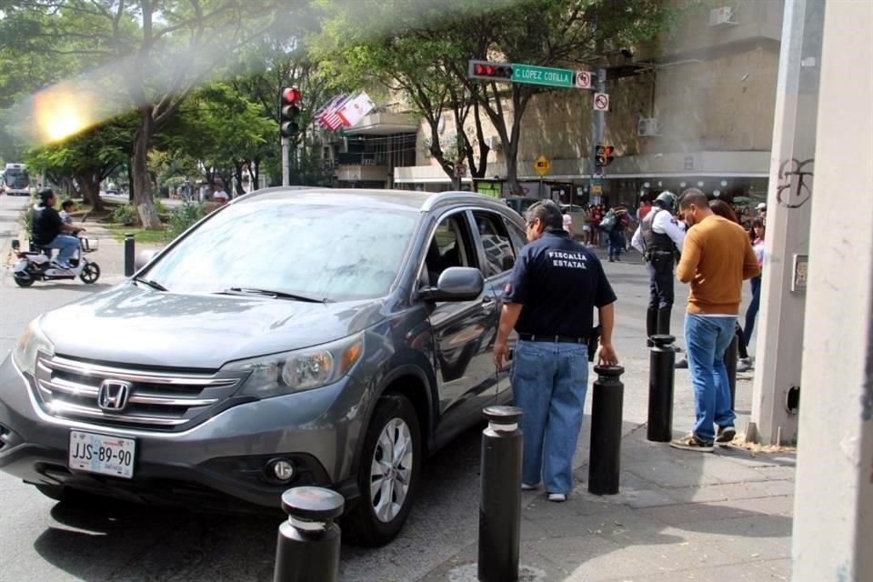 El vehículo involucrado fue estacionado cerca del camellón de la Calzada Independencia.