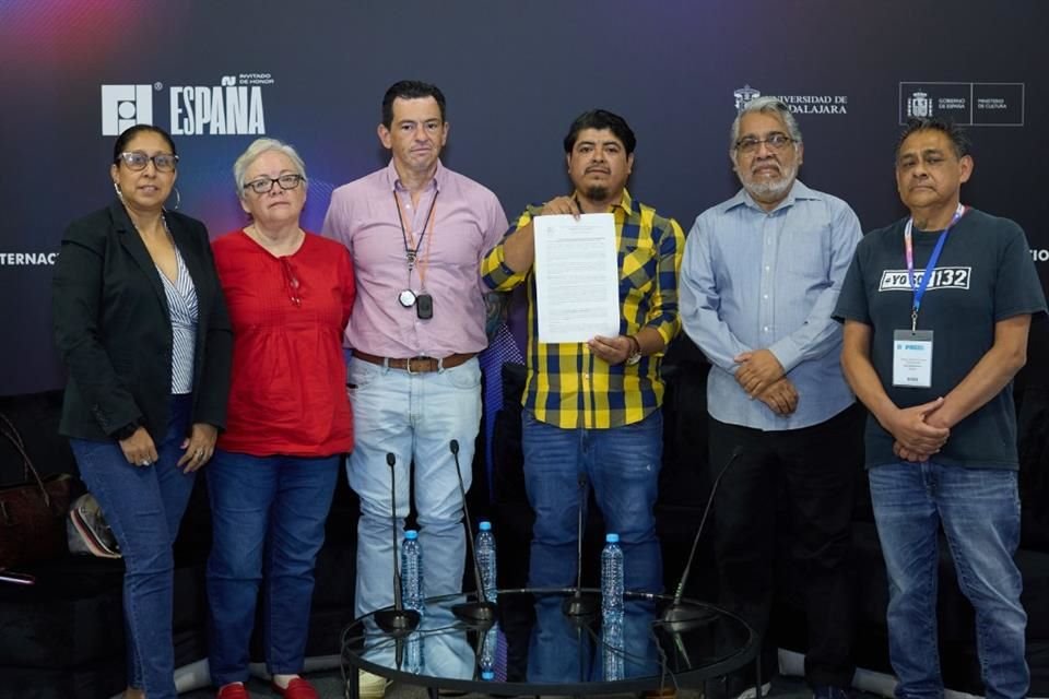 Desde la FIL, colectivos y activistas alzaron la voz para pedir protección.