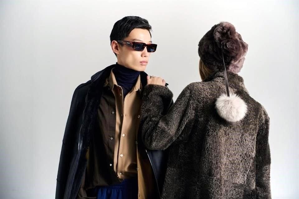 Cada prenda de la colección une el sello distintivo de la casa, la modernidad, la innovación, ligereza y atrevimiento para la temporada de invierno.