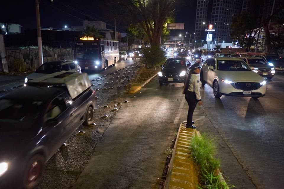 Se observó la presencia de agentes viales en algunos puntos de esta vía.