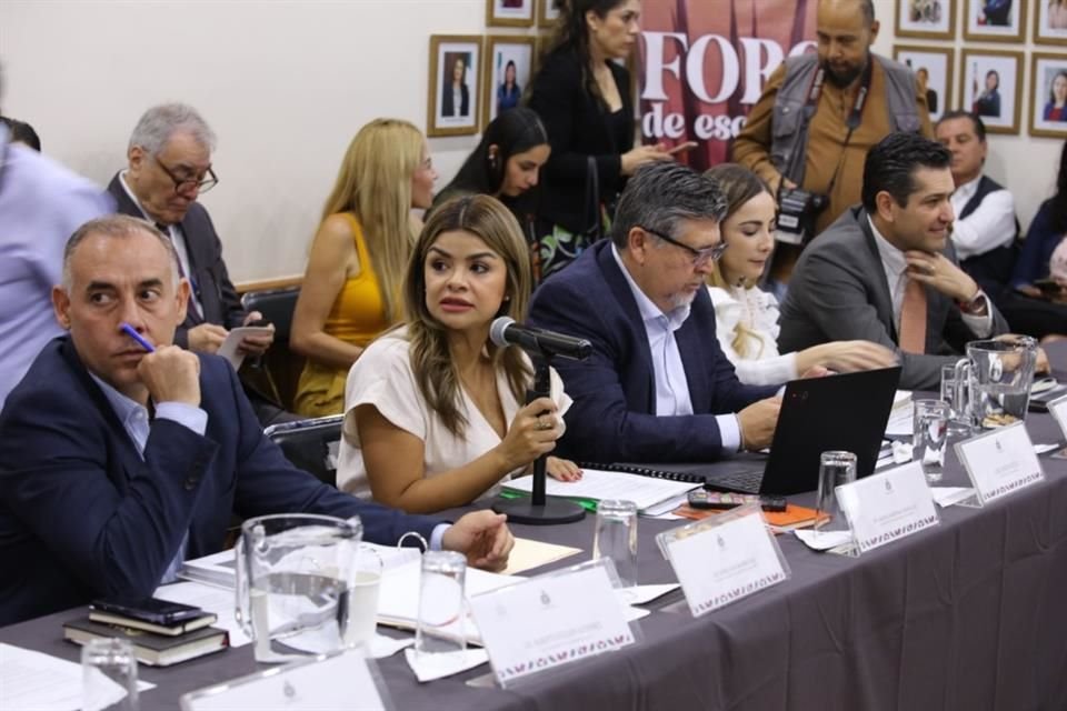 Antes de que Pablo Lemus asumiera la Gubernatura, la nómina del Gobierno estatal pasó de 17 mil a 20 mil plazas, y podría seguir creciendo.
