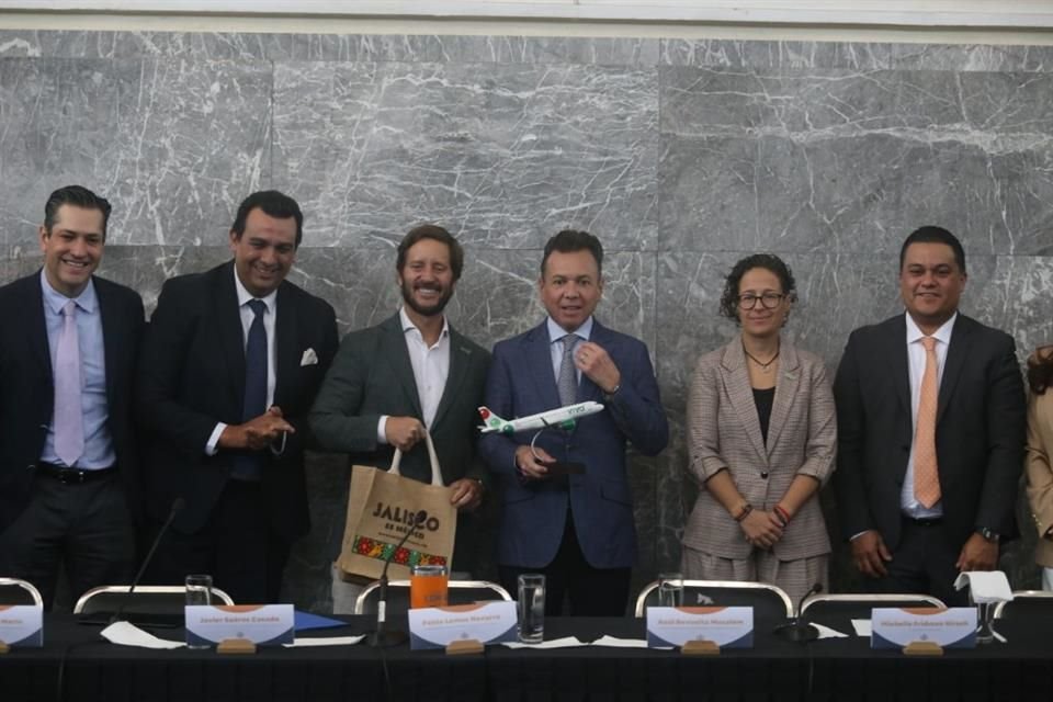 Las ocho nuevas rutas fueron presentadas por el Gobierno de Jalisco en alianza con VivaAerobus.