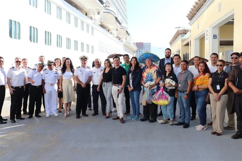 La Administración del Sistema Portuario Nacional (ASIPONA) de Puerto Vallarta informó que llegó oficialmente al millón de pasajeros.
