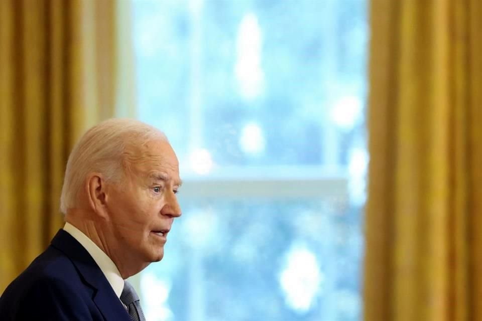 Joe Biden conmutó las sentencias de mil 500 personas e indultó a 39 condenados, el acto de clemencia más grande en un solo día en EU.