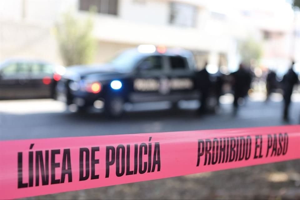 El robo tuvo lugar en una vivienda ubicada entre la Calle Santa Teresa de Jesús y Santa Rosa de Lima, en la Colonia Camino Real, en Zapopan.