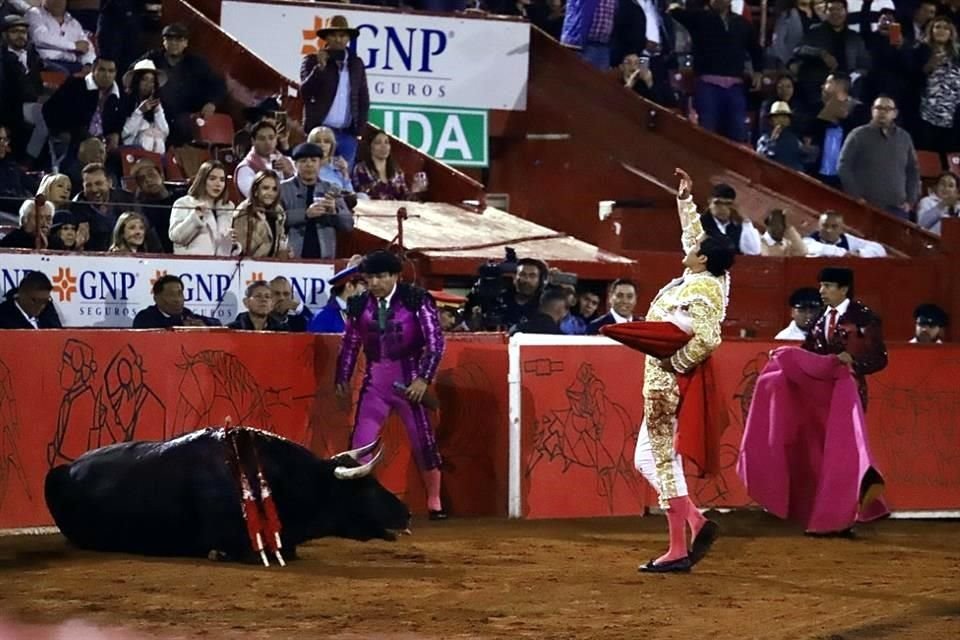 Diego San Román fue el triunfador al cortar una oreja con su primer enemigo. En el segundo silecio.