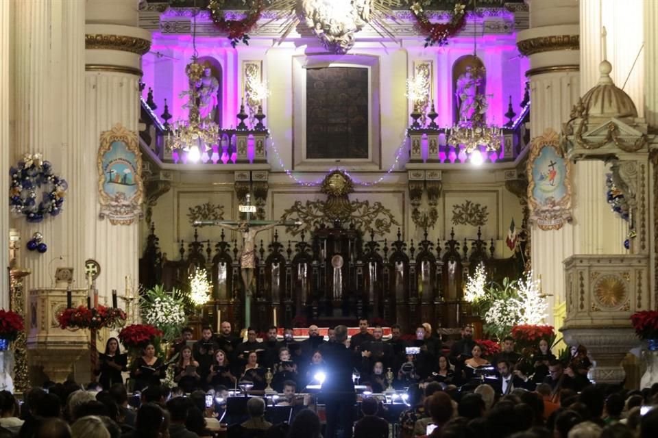 Concierto de la Orquesta Filarmónica de Jalisco en la catedral, donde presentaron El Mesías de Handel.