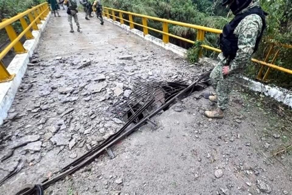 Un puente en Pantelhó fue destrozado por criminales.