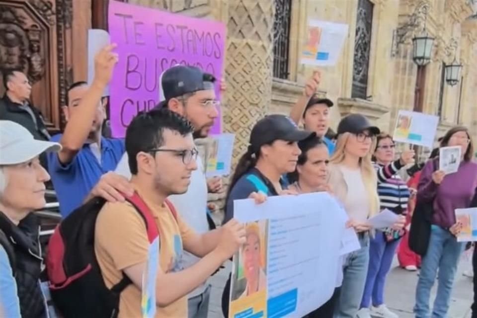 'Hijo si me estás viendo, no vamos a parar de buscarte, hasta encontrarte, mi amor, toda tu familia te está buscando', expresó.