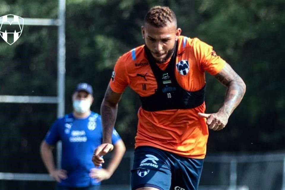El colombiano se reintegró este lunes a los entrenamientos del Monterrey.