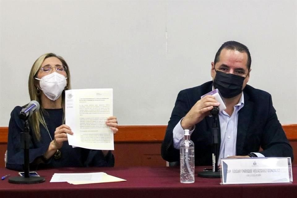 Mara Robles y Enrique Velázquez.