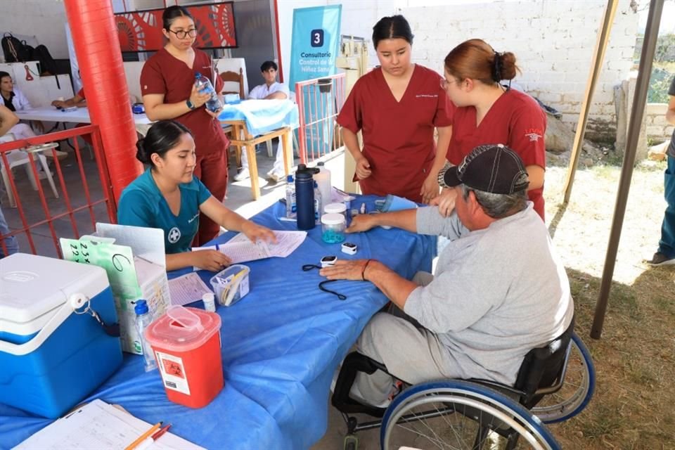 Personal del Hospitalito acude a colonias y comunidades de Zapopan.