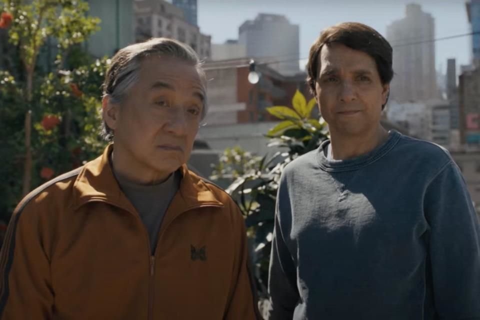 El primer tráiler de la próxima película 'Karate Kid: Legends' revela la colaboración de los personajes de Ralph Macchio y Jackie Chan.