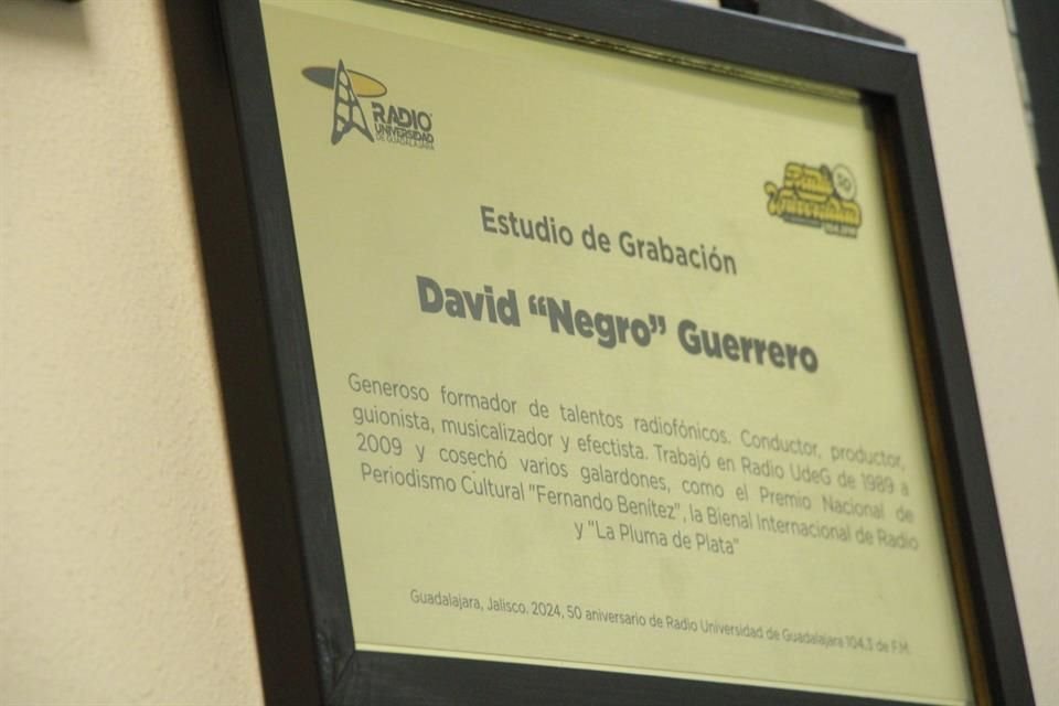 David 'Negro' Guerrero recibió un homenaje por parte de Radio UdeG.