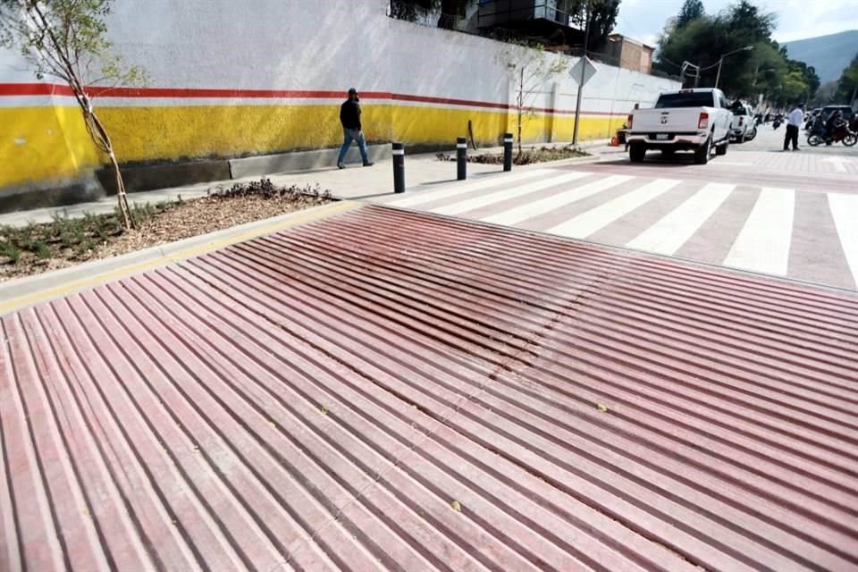 Inauguración de la rehabilitación en la Calle Juárez Sur, de la Cabecera Municipal de Tlajomulco, ahí está ubicada la fábrica del Mazapán de la Rosa.