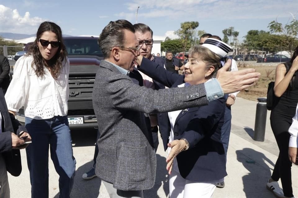 Gira del Gobernador Pablo Lemus por el municipio de Sayula, donde visitó el hospital comunitario.