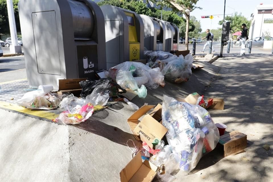 Pese al arranque del plan Limpia Guadalajara, los Puntos Limpios del Municipio están rebasados de basura y desechos.