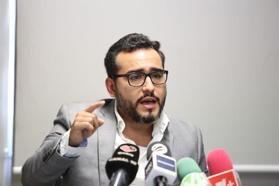 'Ahora falta que nos culpen por los baches que hay en la Ciudad, por el alumbrado público o por el tema de seguridad que vivimos en el Estado', reviró Hernández.