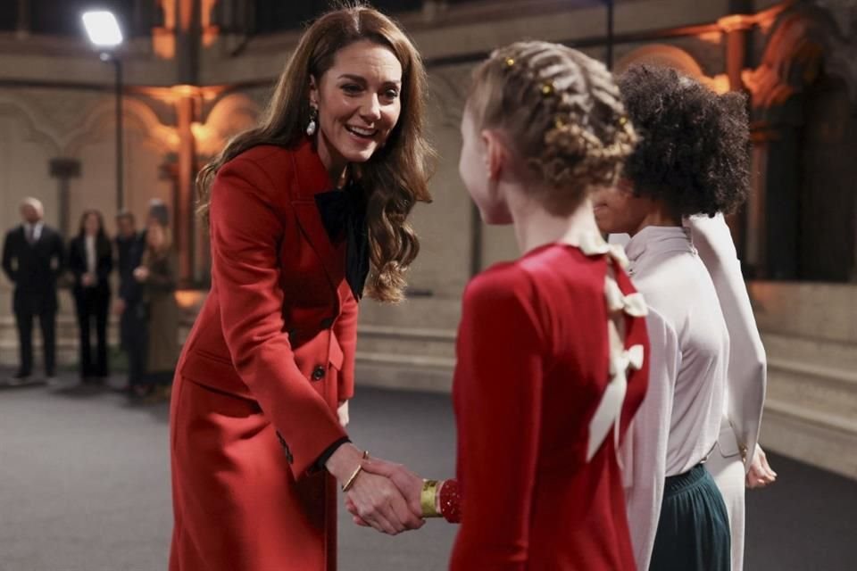 El video, narrado por la Princesa de Gales, de 42 años, se hizo para promover el programa 'Royal Carols: Together At Christmas', el servicio navideño anual que arma Middleton de manera altruista.