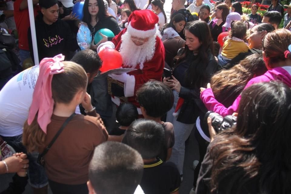 Para la agrupación de familias, es importante generarles un momento de alegría a los menores, quienes viven en un entorno de tristeza.