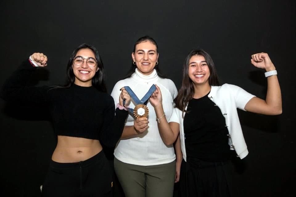 Ana Paula Vázquez (izq.), Ale Valencia (centro) y Ángela Ruiz tienen una gran amistad.