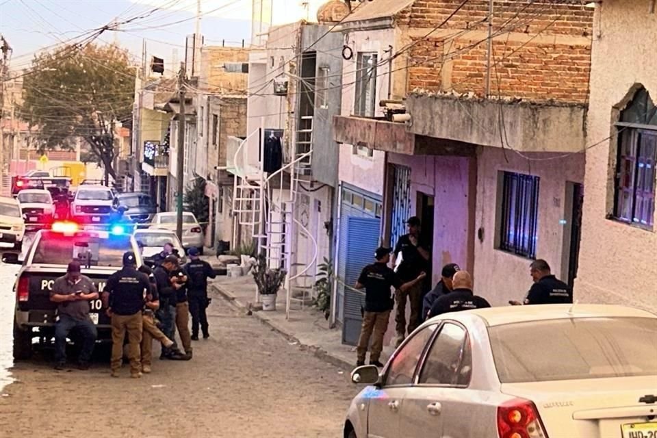 Los cadáveres de un hombre y una mujer fueron hallados dentro de una casa, en la Colonia Guayabitos.