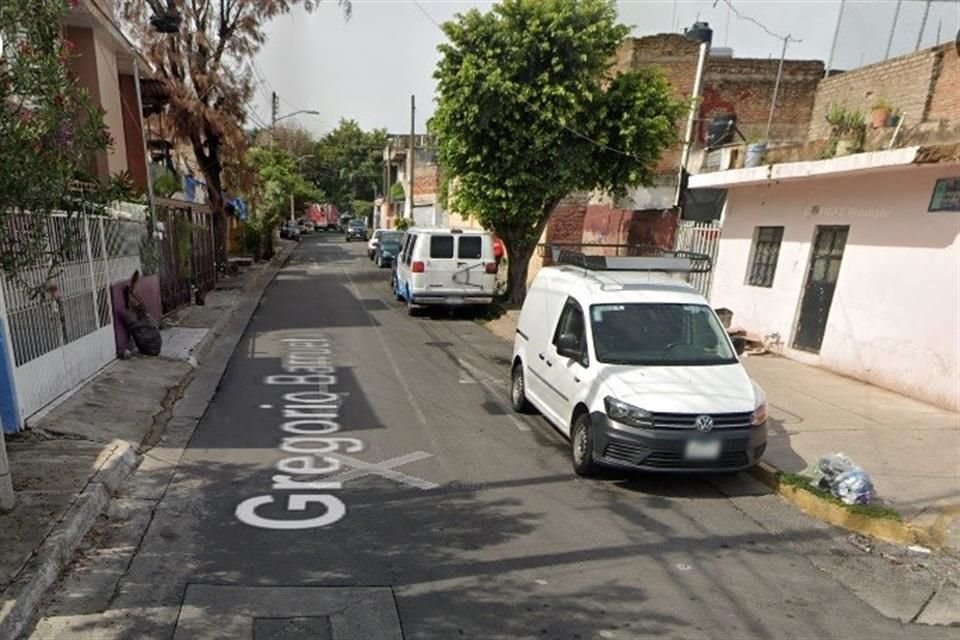 La agresión ocurrió alrededor de las 6:30 horas, en las inmediaciones del cruce de las calles Gregorio Barrueta y Salvador Mota, explicó la policía de Guadalajara.