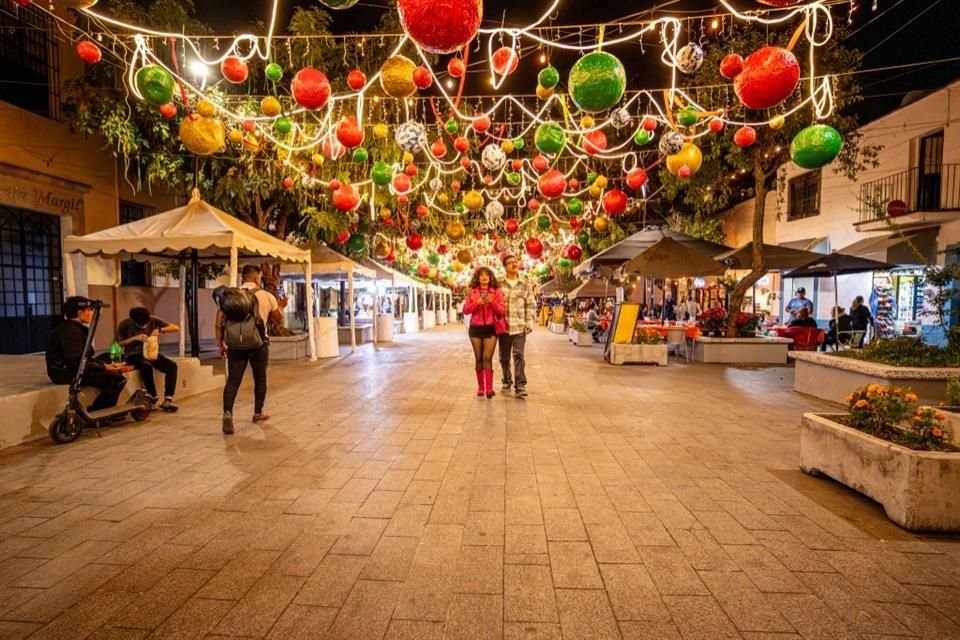 La Villa Navideña de Zapopan invita a redescubrir el corazón del Municipio, con actividades como cine y recorridos guiados.