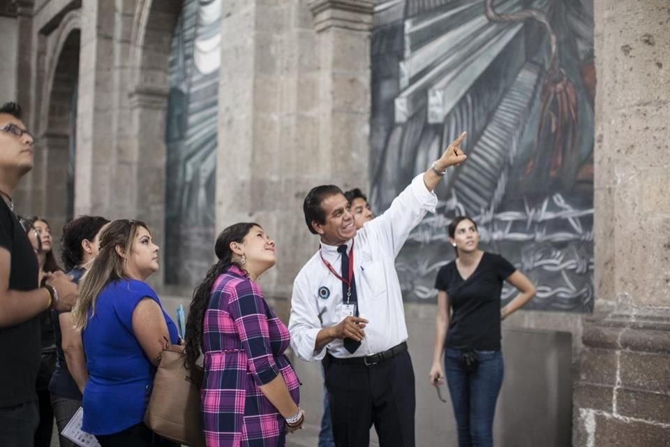 La oferta cultural del Museo Cabañas en estas vacaciones incluye recorridos guiados por sus emblemáticos murales y exposiciones.