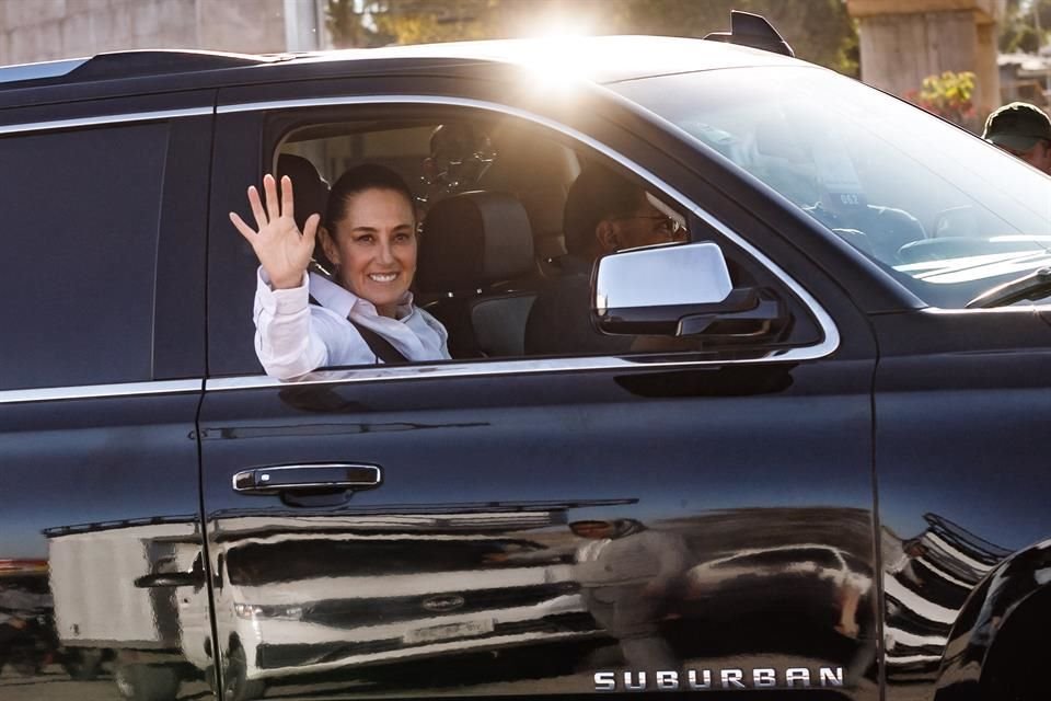 La Presidenta Claudia Sheinbaum  y el Gobernador Pablo Lemus recorrieron estaciones de la Línea 4 del Tren Ligero.